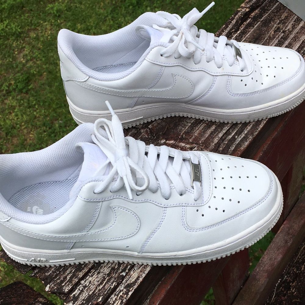 White AF1 Classic Leather Sneakers - Picture 8 of 10
